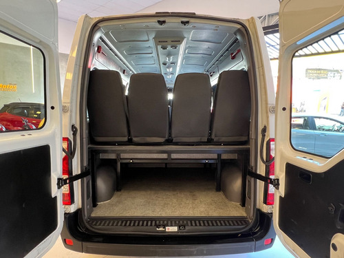 Renault Master 2.3 Executive Minibus L3H2 16 Lugares
