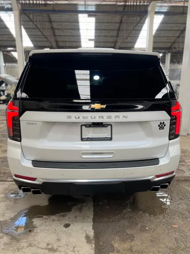 Chevrolet Suburban 6.2 High Country 4X4 At