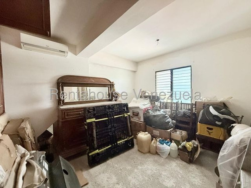 #*25-21102 Oportunidad De Inversión En El Corazón Del Triángulo Del Este: Adquiera Este Estratégico Apartamento Con Un Potencial Ilimitado Para Adaptarlo Completamente A Su Gusto. Adelaida Armeya