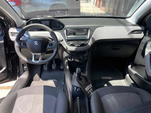 Imagen 20 de 23 de Peugeot 208 2017 1.6 Active