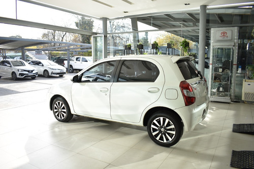 Toyota Etios Platiniun 5 Ptas Mt - Nafta - 2016