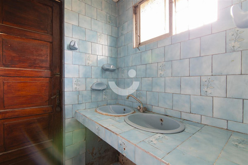 Casa En Venta De 4 Dorm. En Las Condes