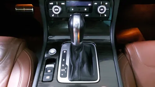 Volkswagen Touareg 4.2 V8 R-LINE