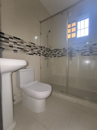 Apartamento De 2 Habitaciones Un Baño Sala Cocina Comedor