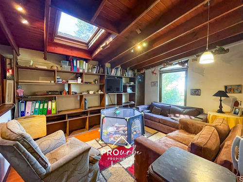Venta Casa,los Dominicos Las Condes, 4 Dormitorios, Piscina.