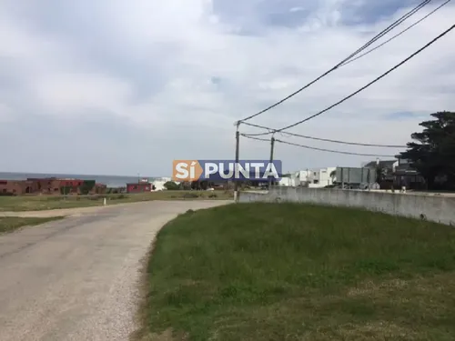 Terreno Con Una Ubicacion Espectacular Frente A La Plaza Donde Esta El Chorro Y Frente Al Complejo De Terrazas.