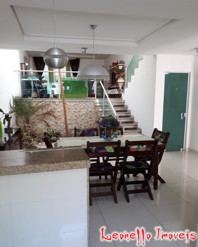 Imagem 2 de 30 de Sobrado Para Venda Com 175 M² Construídos Sendo 3 Suítes, Quintal Com Churrasqueira E 4 Vagas De Garagem! Vila Scarpelli Em Santo André, Sp. - Ca00104 - 70667135