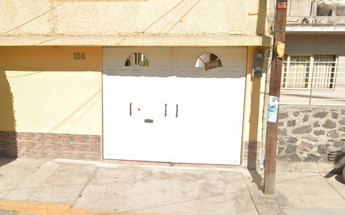 Casa En Venta En Viveros Xalostoc, Ecatepec, Edo. Mex., Remate Adjudicado