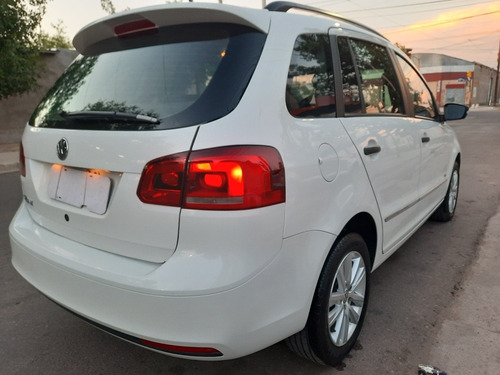 Imagen 9 de 18 de Volkswagen Suran 2014 1.6 Highline 101cv Cuero