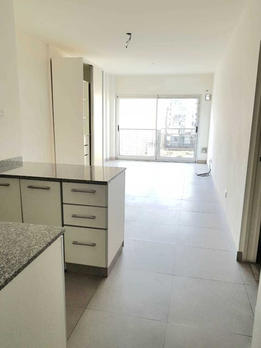 Imagen 7 de 13 de 03- Impecable Departamento De 1 Aamb Al Frente Con Balcon