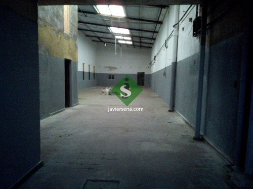 Venta Local Montevideo, Maroñas, Zona Comercial.- Ref: 167118