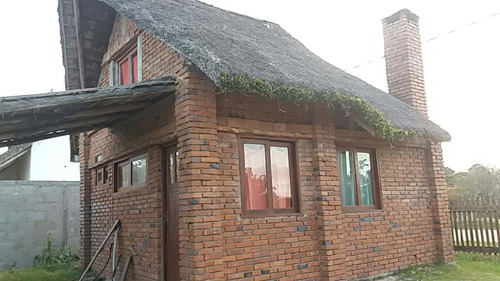 Casa Nidito De Amor, Tranquila Y Céntrica. Vendo / Alquilo.