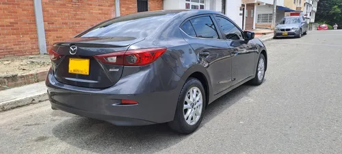 Mazda 3 2.0 Touring