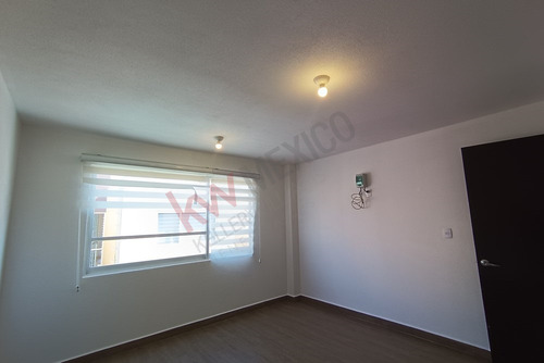 ¡descubre Tu Nuevo Hogar! Casa Moderna De 3 Recámaras, 3 Baños Y Estacionamiento Para 2 Autos...
