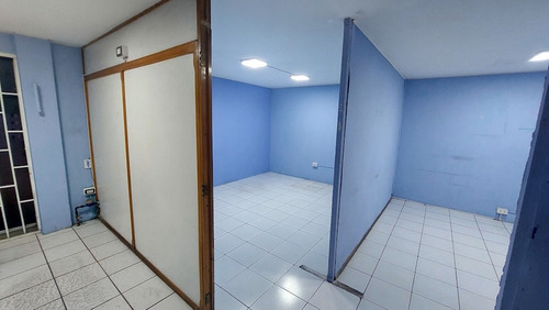 Local Comercial En Plaza Ñuñoa - 61 M2 -