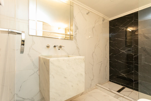 Departamento Piso Estilo Frances 160 Metros Reciclado -zona Plaza San Martin- Retiro- Prox Puerto Madero -ideal Inversor Equipado Renta Temporaria.