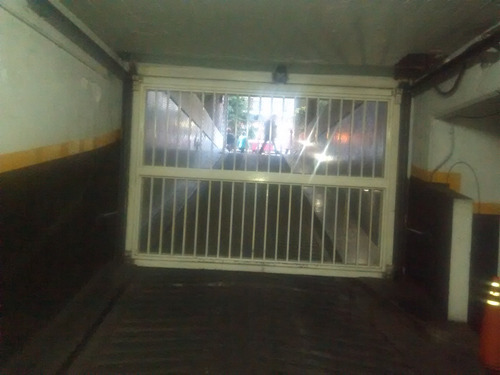 Alquilo Cochera Grande En Almagro