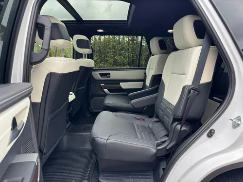 Toyota Sequoia 3.5 V6 Capstone