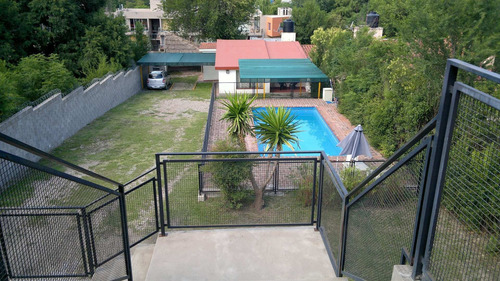 Complejo De 4 Departamentos Y Una Casa A La Venta En Villa Carlos Paz