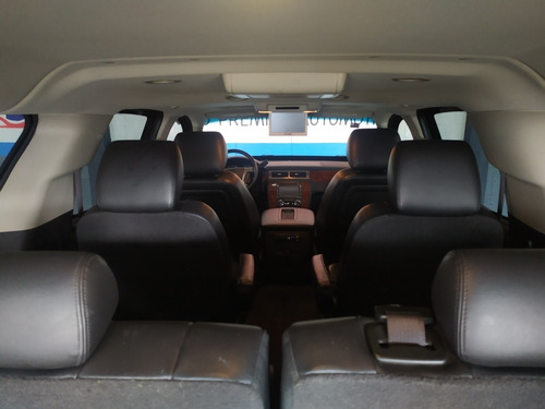 Imagen 10 de 13 de Chevrolet Suburban 5.3 Lt Piel Plus 4x4 Mt 2013