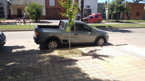 Volkswagen Saveiro 1.6 Ce 101cv Pack Electr. + Seg.