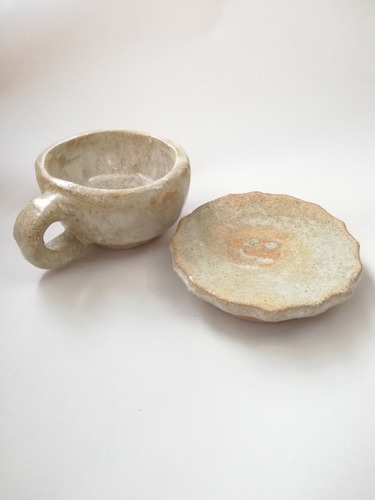 Imagen 4 de 6 de Tazas Gruesas Con Plato De Cerámica Gres