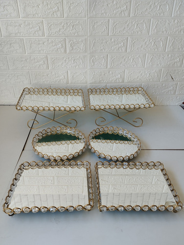 Kit Bandejas Quadradas ( 6 Peças) Espelhos Inclusos Cor Dourado Com Pedras