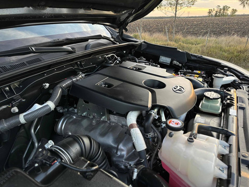 Imagen 16 de 20 de Toyota Hilux 2019 2.8 D/cab 4x4 Srv