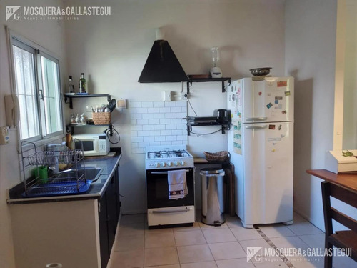 Imagen 14 de 25 de Casa Con Muy Buenos Accesos En Lomas De San Isidro