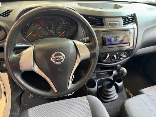 Nissan NP300 2.5 Doble Cabina S Aa Pack Seg Mt
