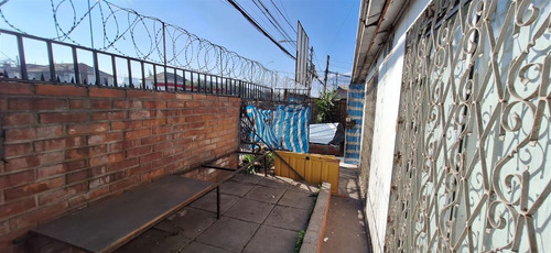 Casa En Venta De 6 Dorm. En Ñuñoa