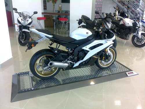 Yamaha Yzf R6