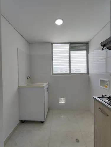 Apartamento En Arriendo En Prados Del Este. Cod A29442