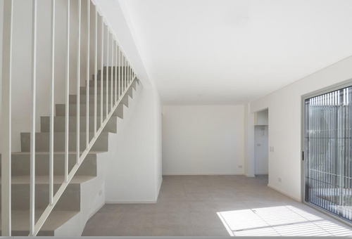 Imagen 24 de 24 de Duplex Casa 3 Amb A Estrenar - Castelar Norte Con Cochera Y Fondo