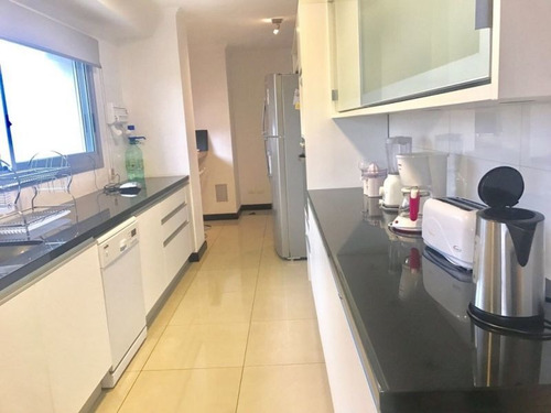 Apartamento 3 Dormitorios En Playa Brava, Punta Del Este.