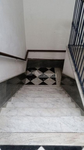 Imagen 2 de 12 de Edificio De Años En El Corazón De La Ciudad Vieja