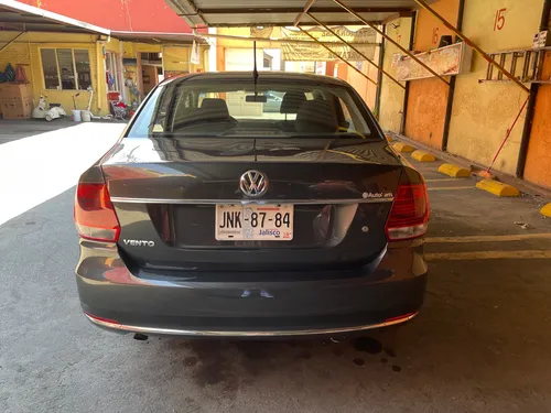 Volkswagen Vento 1.6 Confortline Mt