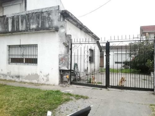 Imagen 1 de 8 de Venta Casa Dos Familias Llavallol