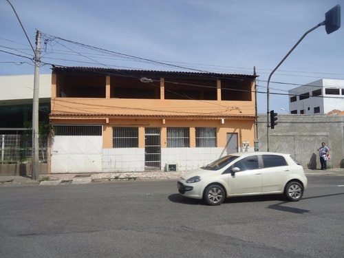 Imagem 5 de 30 de Manoel Plaza, Casa Linear Divida Em Duas De 2 Quartos, Ampla, Com Sala, Cozinha, Wc Social, Quintal E 6 Kitnets Para Aluguel Na Parte Dos Fundos, 1 Vaga, 200 M2 De Area Construida - Ca00028 - 3303479