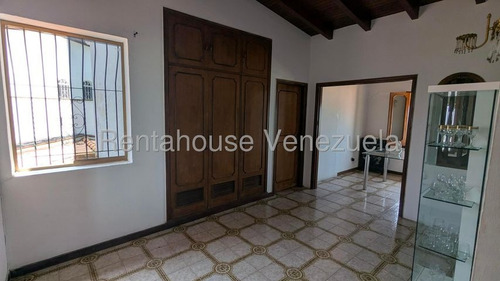 Casa En Venta Los Naranjos Mls # 25-18296 Christian Szotyori
