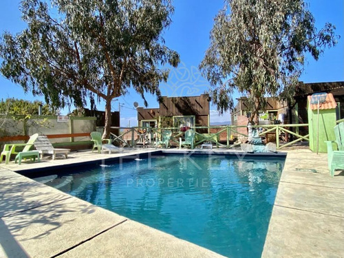 Casa En Venta De 18 Dorm. En Guanaqueros