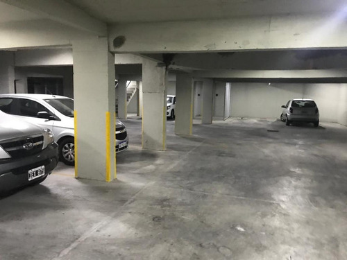 Imagen 7 de 10 de Venta De Cochera En Moron Excente Edificio De Categoria