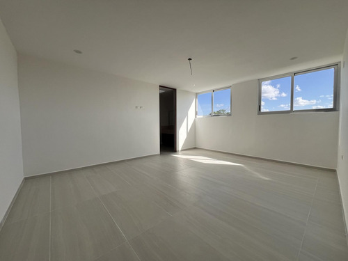 Casa En Venta Merida, Privada, De 659 Mt De Construccion.