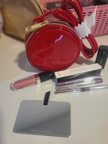 Marc Jacobs Kit De Maquillaje Con Bolsa Crossbody 8 Pz