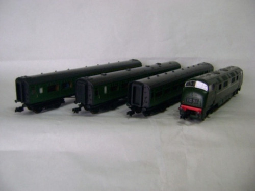 Nico Set Ingles Loco 3 Coches Greyhound Fleischmann (sth 04)