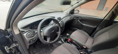 Imagen 8 de 13 de Ford Focus 1.6 Ambiente 2005
