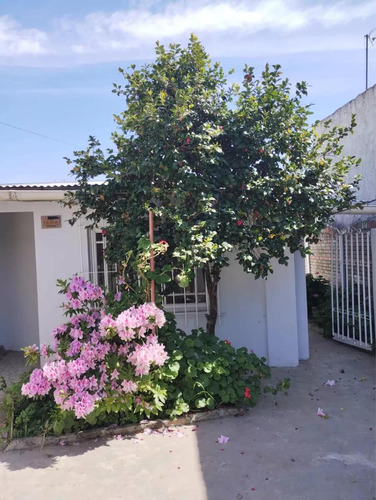 Casa En Venta - 3 Dormitorios 2 Baños - 360mts2 - Ezeiza
