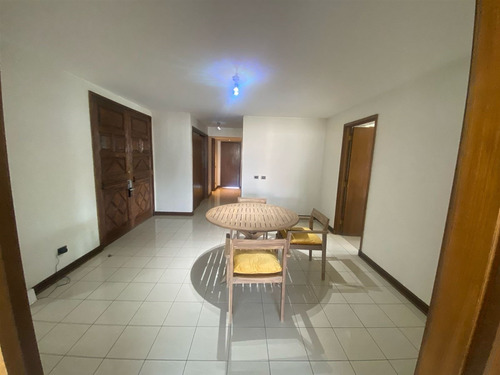 Departamento En Arriendo De 4 Dorm. En Las Condes