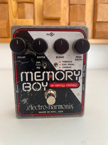 Pedal Delay Análogo Electro Harmonix Memory Boy Plateado (Usado)