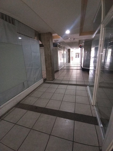 Imagen 3 de 10 de Venta De Local Comercial - C C Vasconia - Los Teques